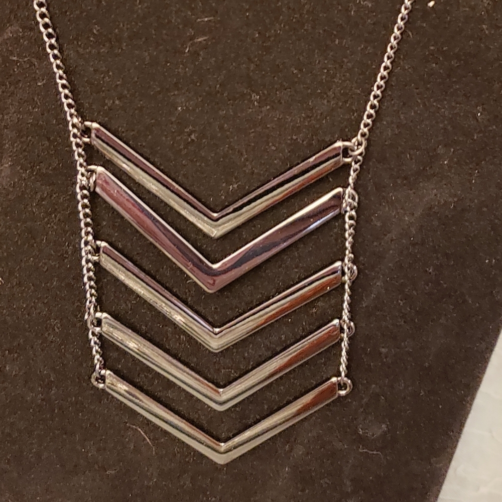 NWT💝The pendant necklace